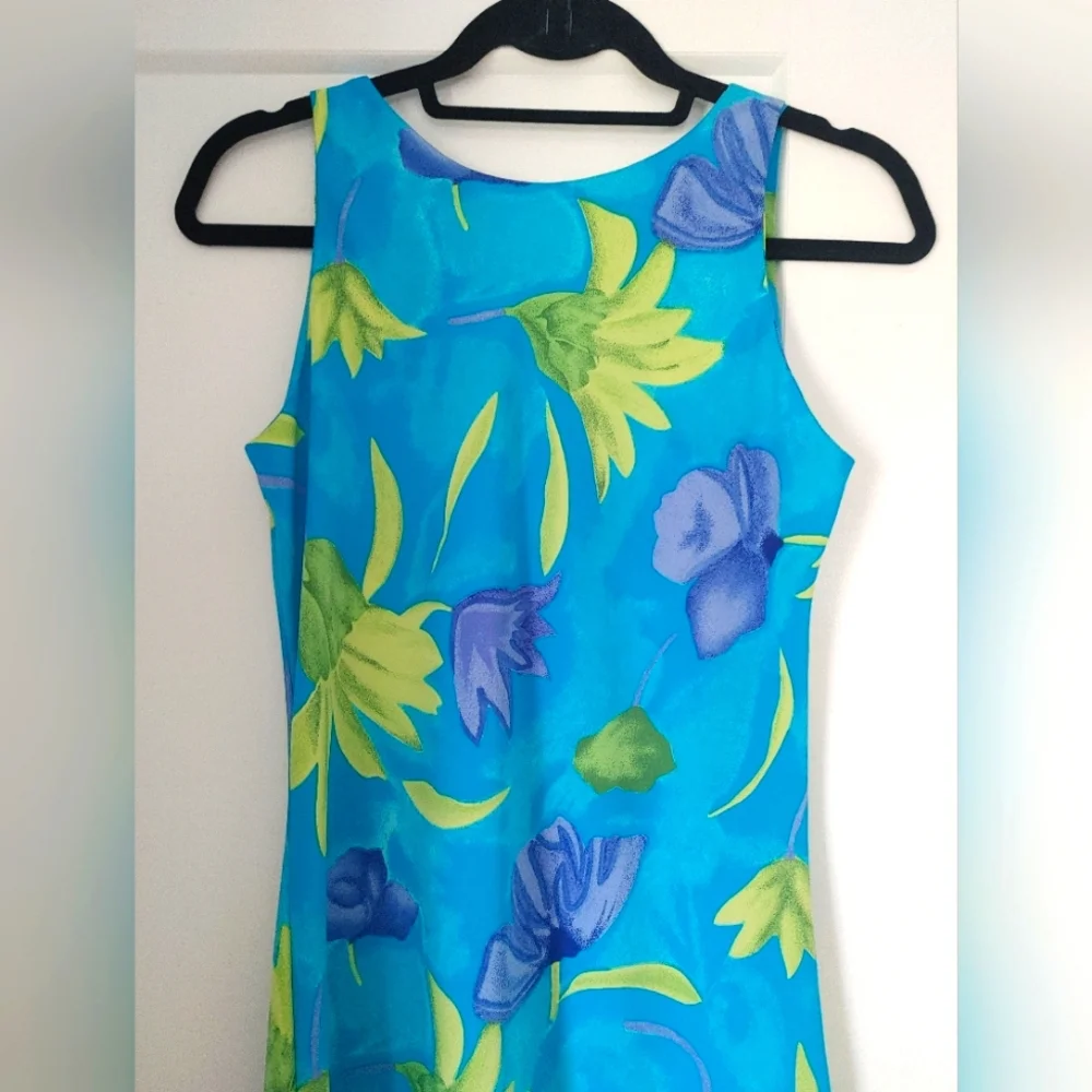 Dress - Picture 3 of 4